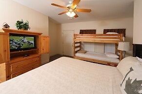 Oak Tree Lodge 3 - Fifteen Bedroom Chalet Lodge