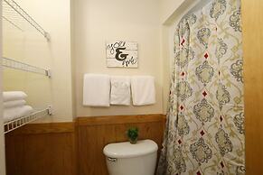 Oak Tree Lodge 3 - Fifteen Bedroom Chalet Lodge