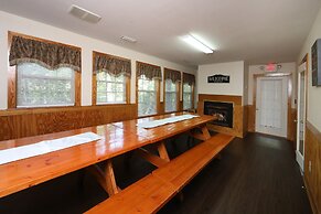 Oak Tree Lodge 3 - Fifteen Bedroom Chalet Lodge