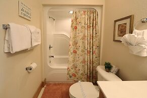 Oak Tree Lodge 3 - Fifteen Bedroom Chalet Lodge