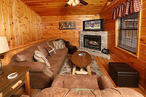 Just Hanging Out - Three Bedroom Cabin