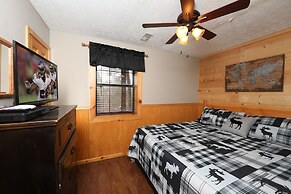 Just Hanging Out - Three Bedroom Cabin