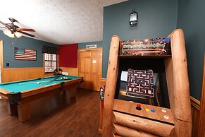 Just Hanging Out - Three Bedroom Cabin