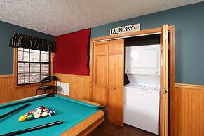 Just Hanging Out - Three Bedroom Cabin