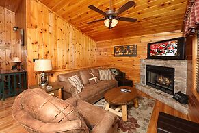 Just Hanging Out - Three Bedroom Cabin