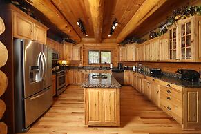 Grampy Camp Lodge at Gatlinburg