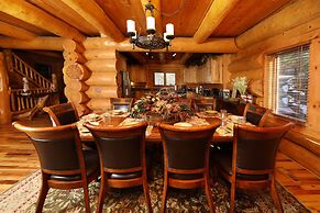 Grampy Camp Lodge at Gatlinburg