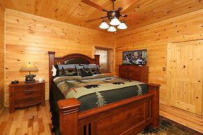 Grampy Camp Lodge at Gatlinburg