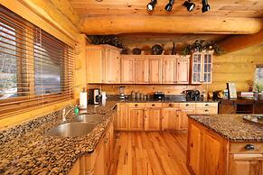 Grampy Camp Lodge at Gatlinburg