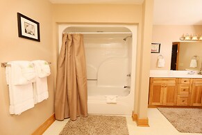 Pinnacle View 7B - Three Bedroom Chalet