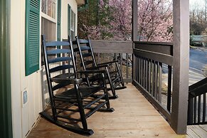 Apple Blossom 10 - Two Bedroom Chalet