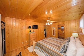 Drift Away - Two Bedroom Cabin