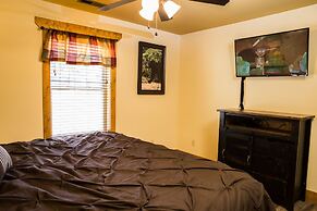 A Hilltop Hideaway - Four Bedroom Chalet