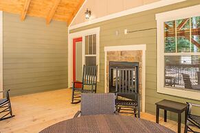 A Hilltop Hideaway - Four Bedroom Chalet