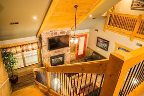 A Hilltop Hideaway - Four Bedroom Chalet