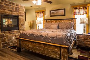 A Hilltop Hideaway - Four Bedroom Chalet