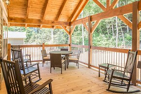 A Hilltop Hideaway - Four Bedroom Chalet