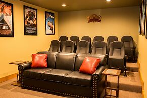 A Hilltop Hideaway - Four Bedroom Chalet