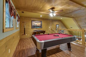 Swimmin in the Smokies - Six Bedroom Chalet