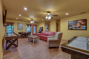 Swimmin in the Smokies - Six Bedroom Chalet