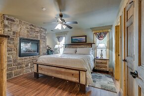 Swimmin in the Smokies - Six Bedroom Chalet