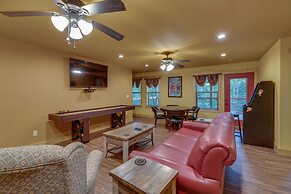 Swimmin in the Smokies - Six Bedroom Chalet