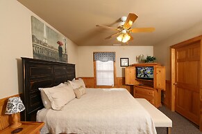 Cedar Falls 8 - Three Bedroom Chalet
