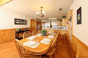 Cedar Falls 8 - Three Bedroom Chalet