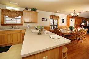Cedar Falls 8 - Three Bedroom Chalet