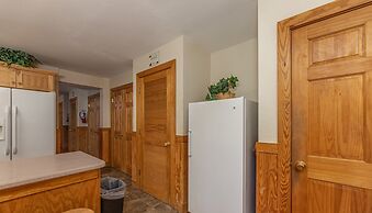 Magnolia Place 5 - Eight Bedroom Chalet