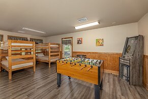 Magnolia Place 5 - Eight Bedroom Chalet