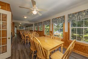 Magnolia Place 5 - Eight Bedroom Chalet