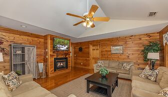 Magnolia Place 5 - Eight Bedroom Chalet