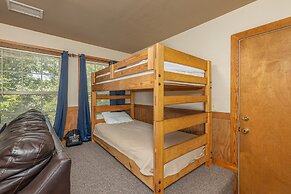 Magnolia Place 5 - Eight Bedroom Chalet