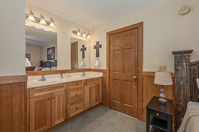 Magnolia Place 5 - Eight Bedroom Chalet