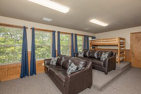 Magnolia Place 5 - Eight Bedroom Chalet