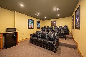 Hilltop Haven - Four Bedroom Chalet