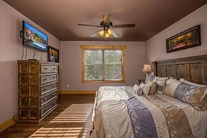 Hilltop Haven - Four Bedroom Chalet