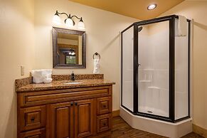 Hilltop Haven - Four Bedroom Chalet