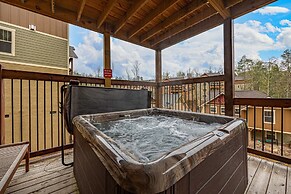 Hilltop Haven - Four Bedroom Chalet