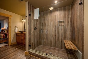 Hilltop Haven - Four Bedroom Chalet