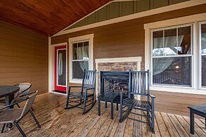 Hilltop Haven - Four Bedroom Chalet