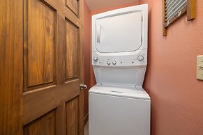 Hilltop Haven - Four Bedroom Chalet