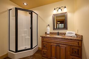 Hilltop Haven - Four Bedroom Chalet