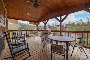 Hilltop Haven - Four Bedroom Chalet
