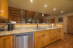 Hilltop Haven - Four Bedroom Chalet