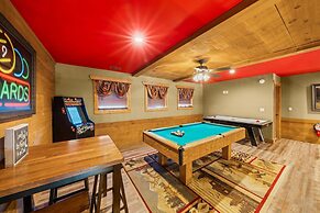 Splash Mansion - Four Bedroom Chalet