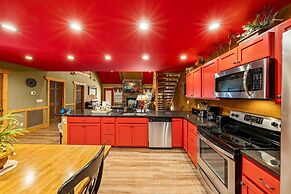 Splash Mansion - Four Bedroom Chalet