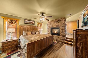 Splash Mansion - Four Bedroom Chalet