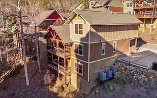 Splash Mansion - Four Bedroom Chalet